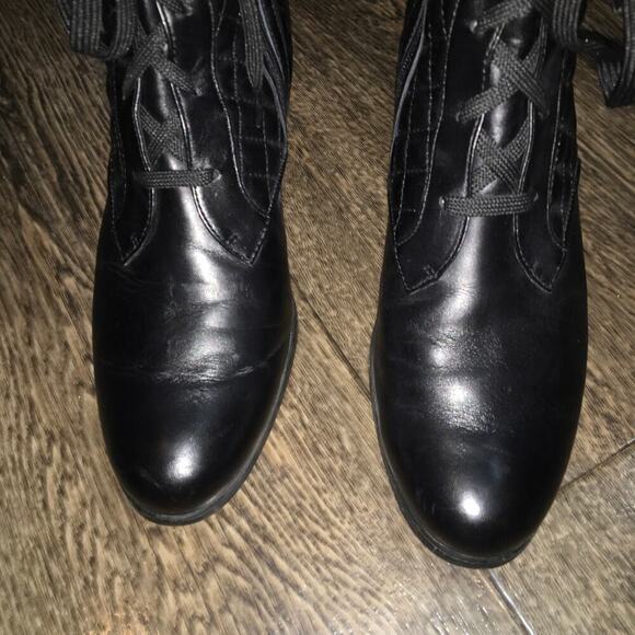 Neiman Marcus Women’s Size 9 Quilted Lace Up Black Boots - Picture 3 of 13